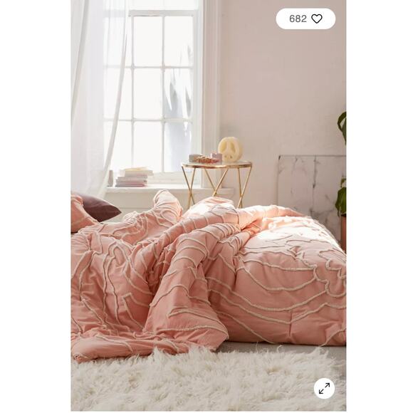 Urban Outfitters Other - Urban Outfitters Margot Tufted Floral Comforter Twin NEW
